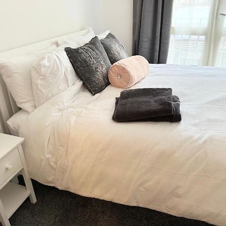 Superb 2 Bed 2 Bathroom Free Parking Derby Bagian luar foto