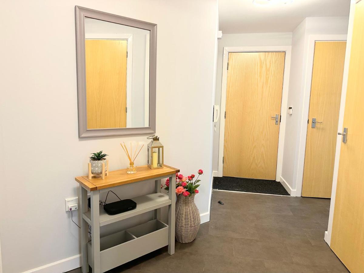 Superb 2 Bed 2 Bathroom Free Parking Derby Bagian luar foto