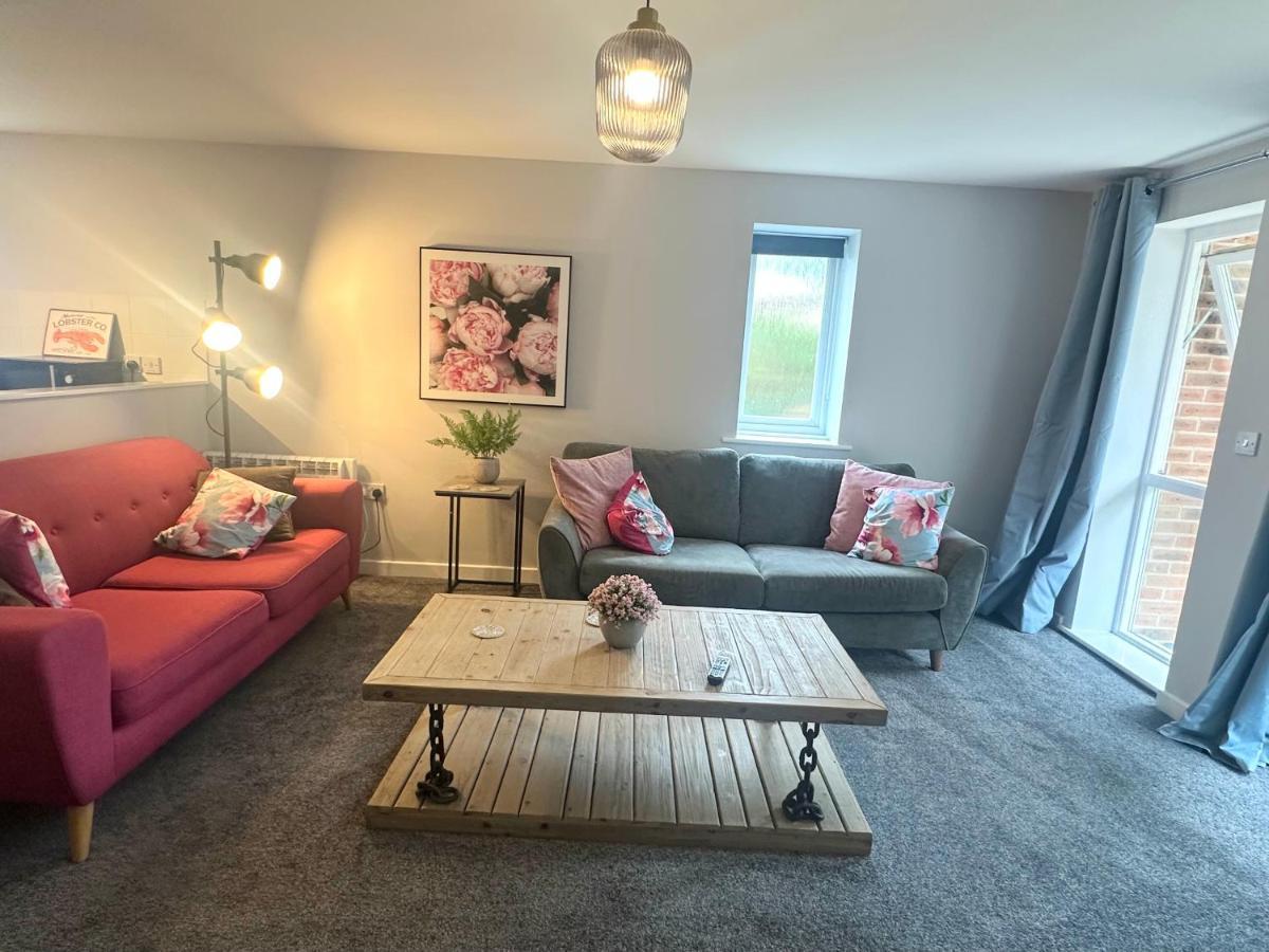 Superb 2 Bed 2 Bathroom Free Parking Derby Bagian luar foto